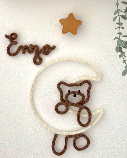 gancho estrella madera con luna y osito de tricotin lana con nombre personalizado